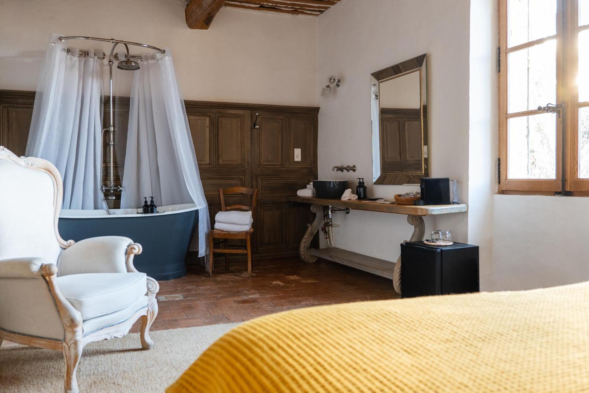 Le Galinier Lourmarin, A Beaumier Guesthouse Номер фото